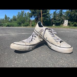 White/polka dot All Stars Converse